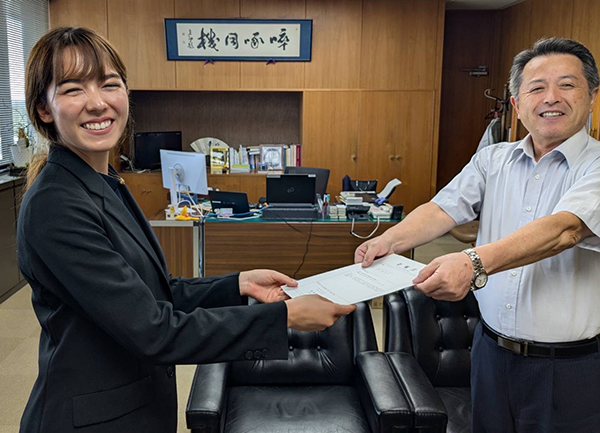 English Teacher, Yuko Wiilson